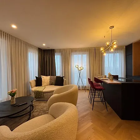Апартаменты Attina Mit Eigener Sauna Und Aufzug Висмар